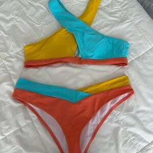 Color block boutique bikini